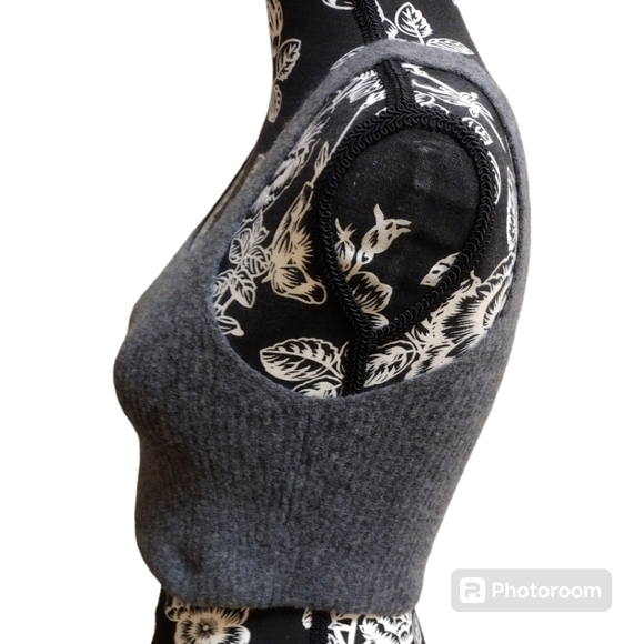 Everlane The Cozy-Stretch Tank Top made with Yak Hair - Picture 4 of 7